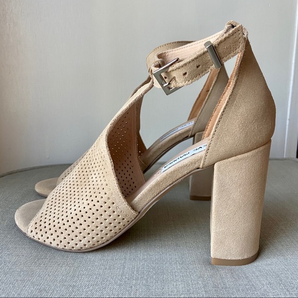 STEVE MADDEN Reese Sand Suede Cutout Sandals - Picture 5 of 8